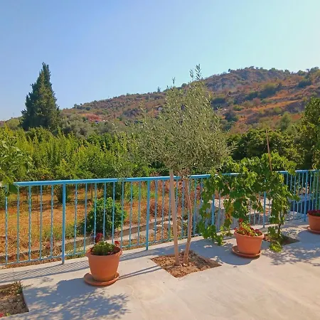 The Almond House Traditional Mountain Retreat With Orchard Views Holiday home Limnatis