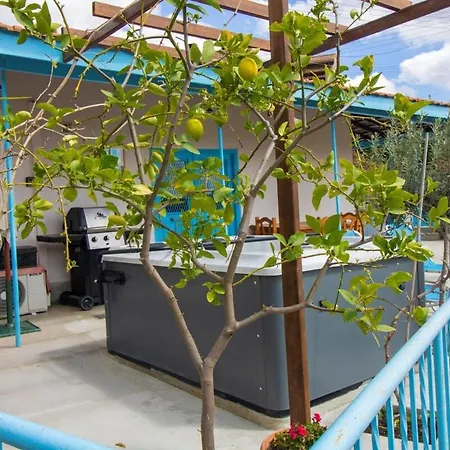The Almond House Traditional Mountain Retreat With Orchard Views Holiday home Limnatis