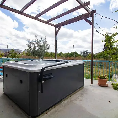Holiday home The Almond House Traditional Mountain Retreat With Orchard Views Limnatis