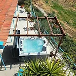 The Almond Mountain Holiday home