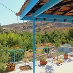 The Almond Mountain Holiday home