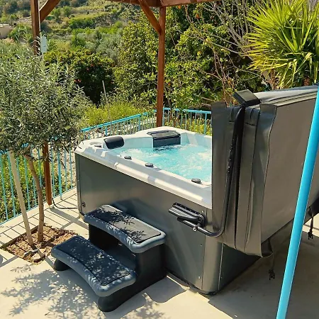 Holiday home The Almond Mountain *