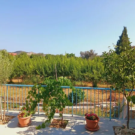 The Almond House Traditional Mountain Retreat With Orchard Views Holiday home Limnatis