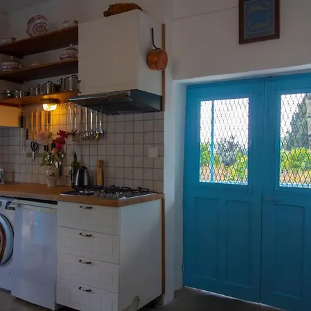 The Almond House Traditional Mountain Retreat With Orchard Views *