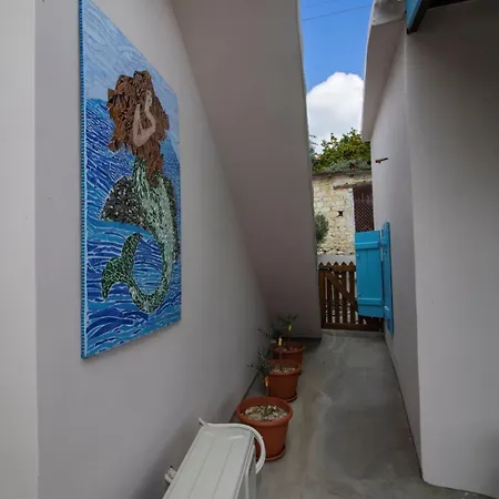 Дом отдыха The Almond House Traditional Mountain Retreat With Orchard Views *