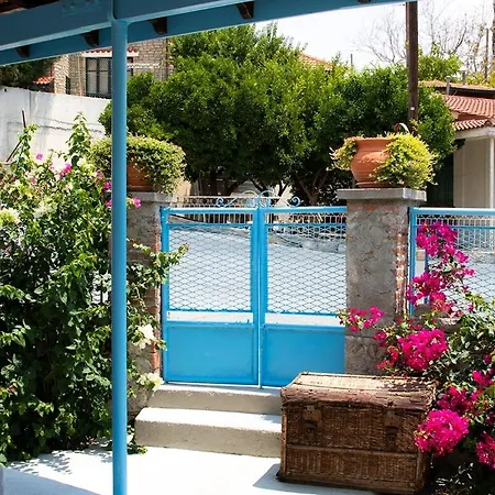 בית נופש The Almond Mountain