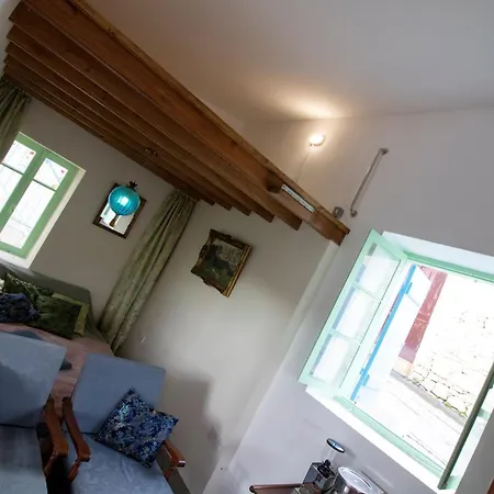 The Almond House Traditional Mountain Retreat With Orchard Views Дом отдыха Limnatis