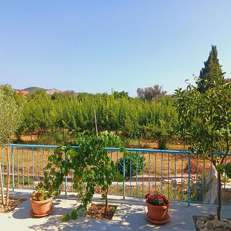 The Almond House Traditional Mountain Retreat With Orchard Views * Limnatis