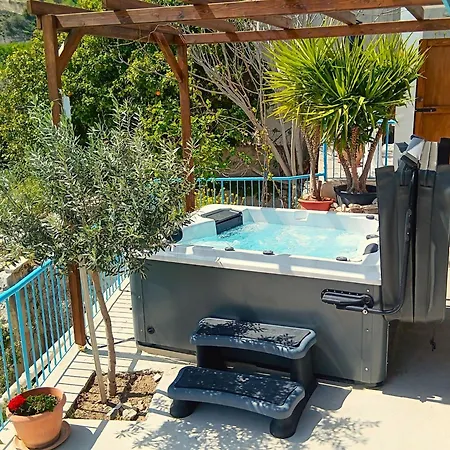 Ferienhaus The Almond House Traditional Mountain Retreat With Orchard Views *