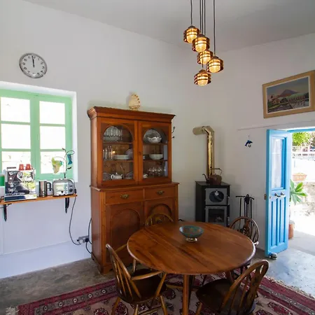 The Almond House Traditional Mountain Retreat With Orchard Views Дом отдыха