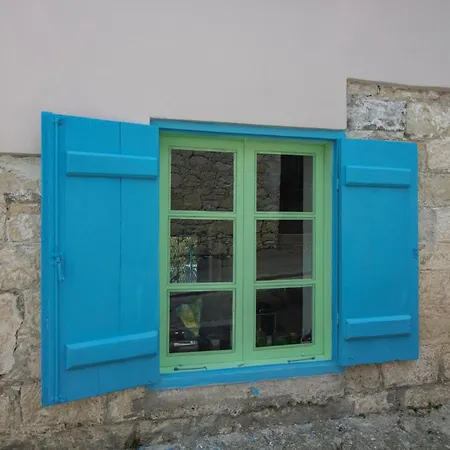 The Almond House Traditional Mountain Retreat With Orchard Views Дом отдыха Limnatis