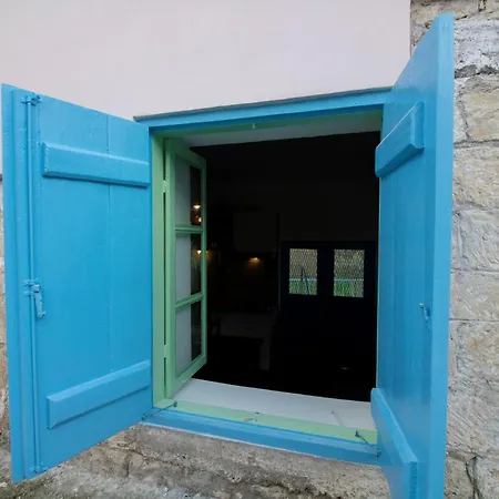 The Almond House Traditional Mountain Retreat With Orchard Views Дом отдыха *