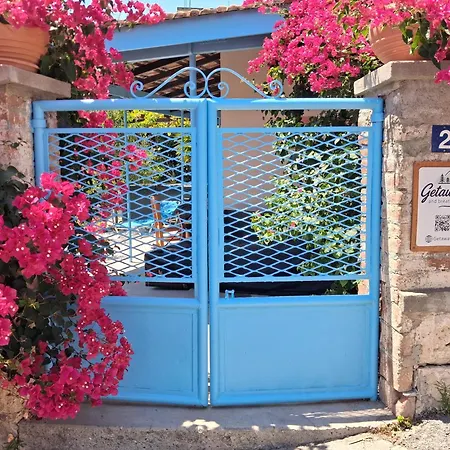 The Almond House Traditional Mountain Retreat With Orchard Views Дом отдыха