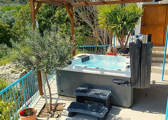 בית נופש The Almond Mountain *